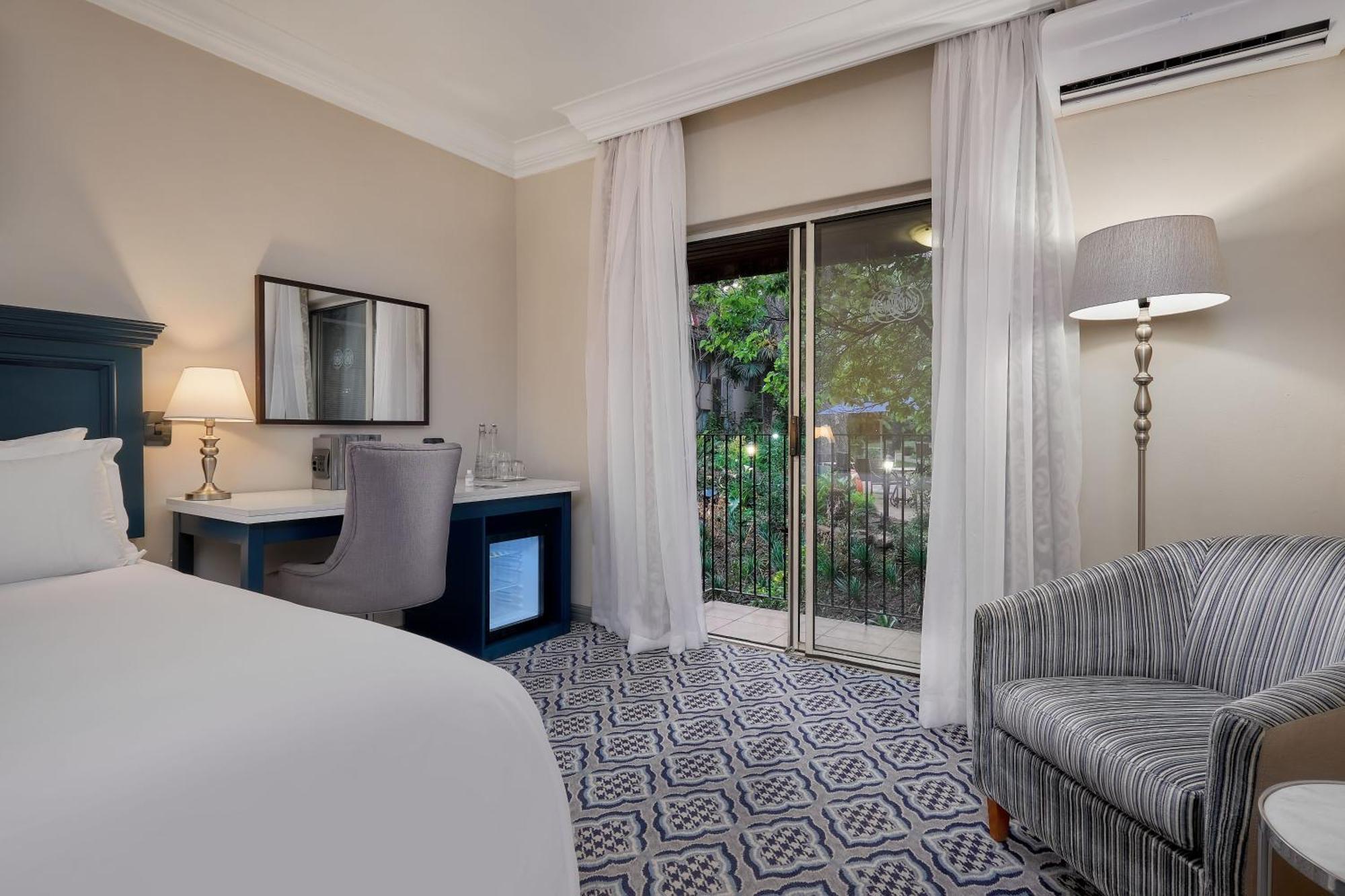 Protea Hotel By Marriott Johannesburg Balalaika Sandton Zewnętrze zdjęcie