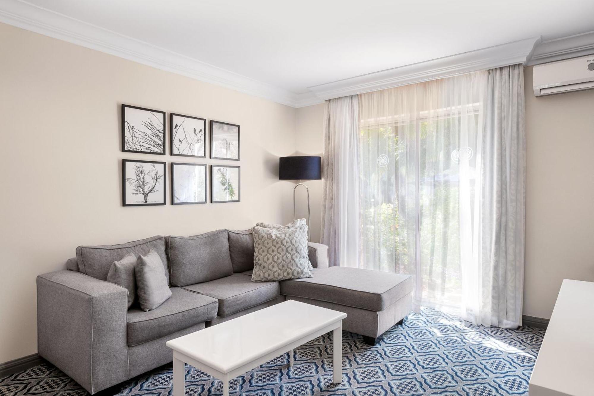Protea Hotel By Marriott Johannesburg Balalaika Sandton Zewnętrze zdjęcie